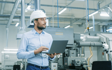 Maintenance planner evaluates the cost of his job list 